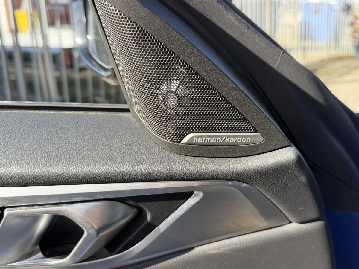 M50 High Executive 84 kWh 19"/Lederen M-stoelen + memory/Harman Kardon/Keyless/Camera/Adaptief M onderstel/Stoelverwarming
