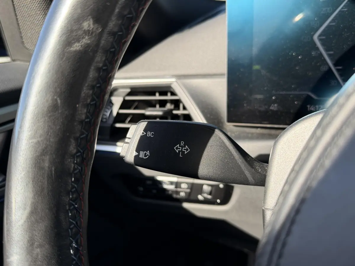 M50 High Executive 84 kWh 19"/Lederen M-stoelen + memory/Harman Kardon/Keyless/Camera/Adaptief M onderstel/Stoelverwarming