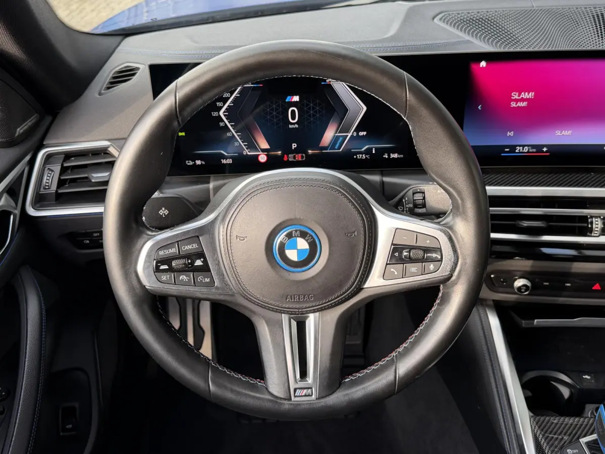 M50 High Executive 84 kWh 19"/SOH 99%/Lederen M-stoelen + memory/Harman Kardon/Keyless/Camera/Adaptief M onderstel/Stoelverwarming