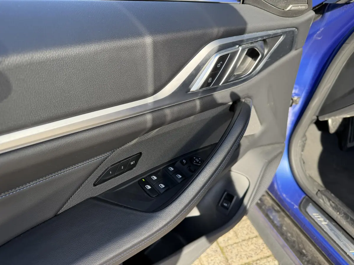 M50 High Executive 84 kWh 19"/Lederen M-stoelen + memory/Harman Kardon/Keyless/Camera/Adaptief M onderstel/Stoelverwarming