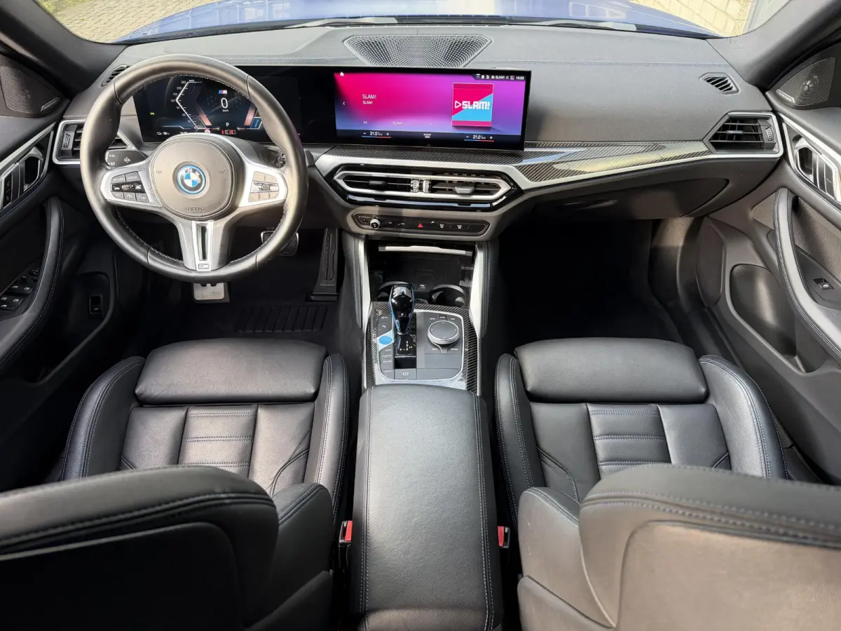 M50 High Executive 84 kWh 19"/SOH 99%/Lederen M-stoelen + memory/Harman Kardon/Keyless/Camera/Adaptief M onderstel/Stoelverwarming