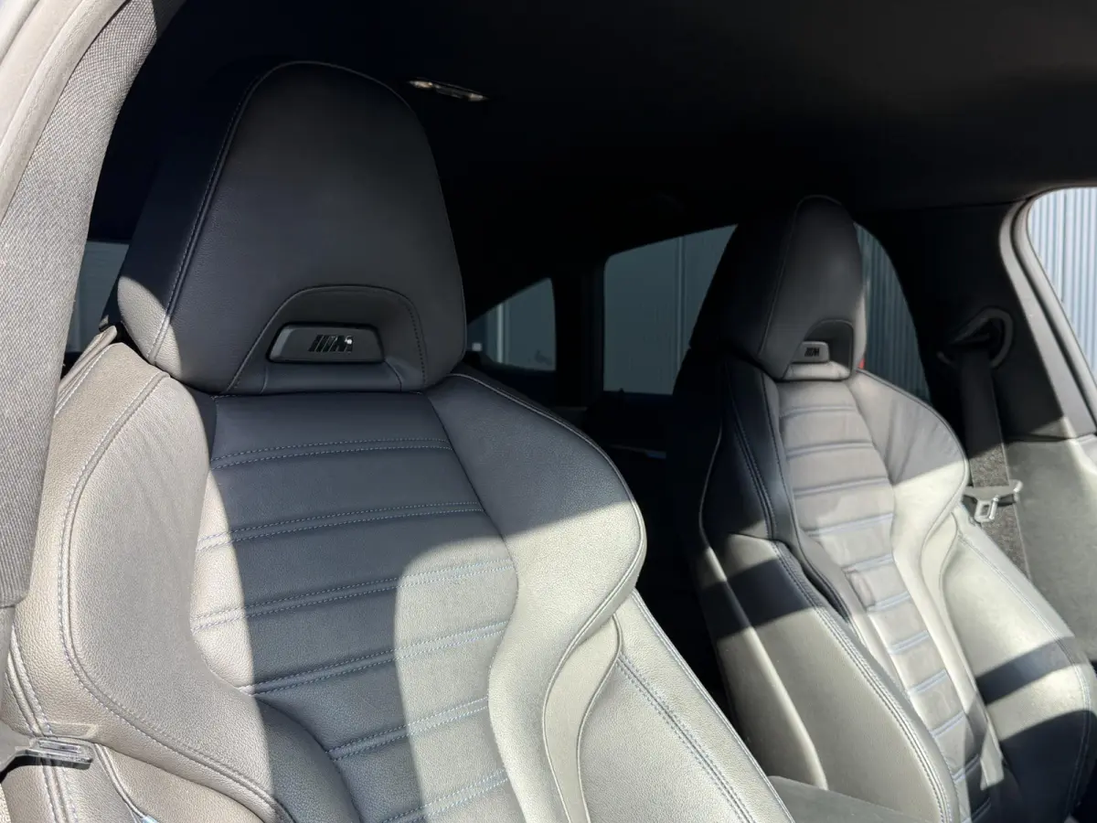 M50 High Executive 84 kWh 19"/Lederen M-stoelen + memory/Harman Kardon/Keyless/Camera/Adaptief M onderstel/Stoelverwarming