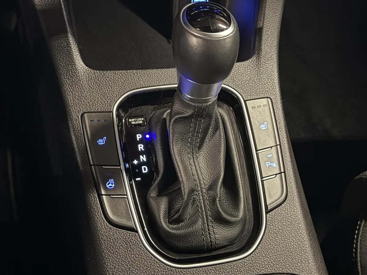 1.0 T-GDi MHEV Comfort Smart | Trekhaak | Stoel en stuurverwarming | Dodehoekdetectie | Carplay | PDC | CAMERA | Cruise | Dealer onderhouden