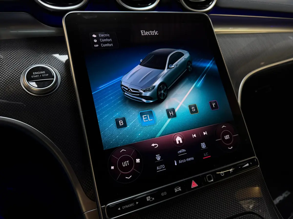 300 e AMG LINE |PANO|FABRIEKSGARANTIE|SFEERVERLICHTING|GLASCOATING|CARPLAY|DEALER ONDERHOUDEN|19INCH|313PK|