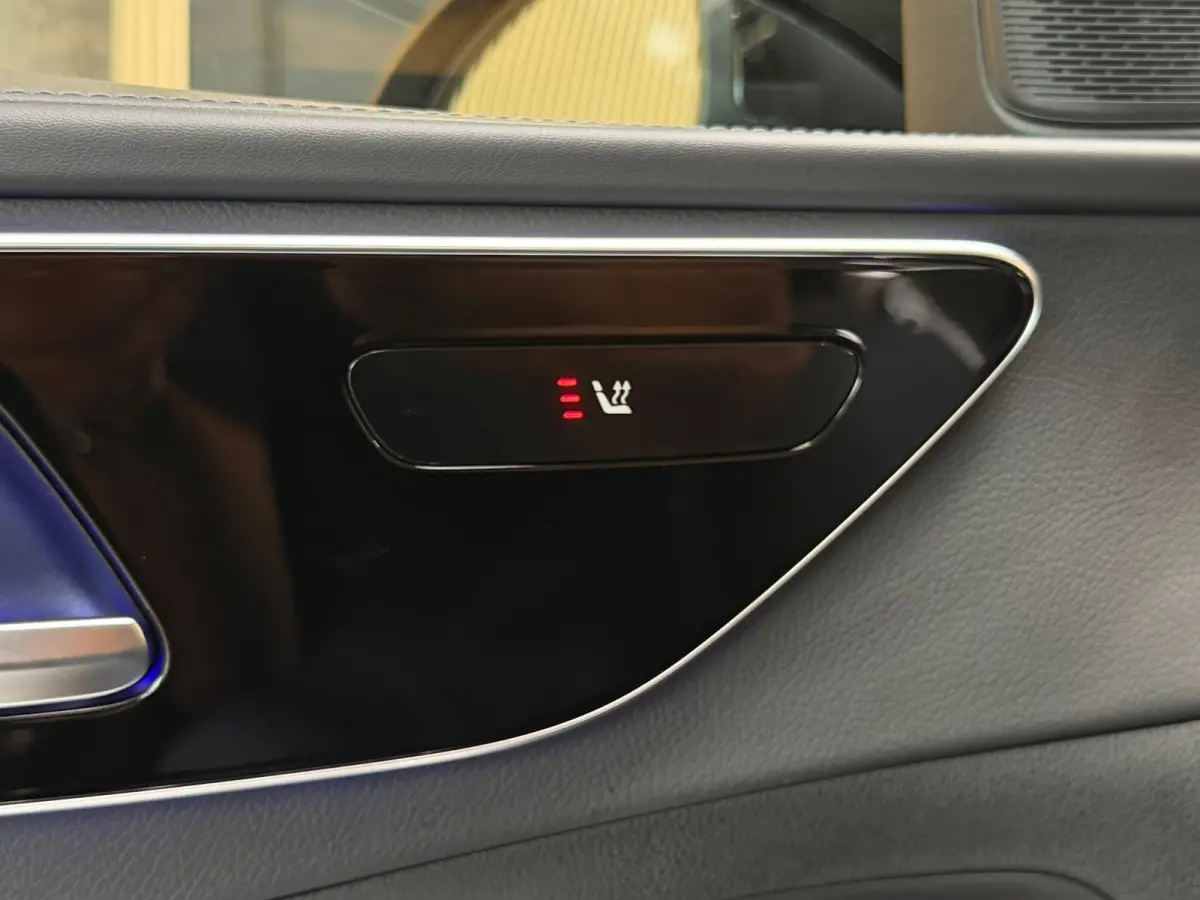 300 e AMG LINE |PANO|FABRIEKSGARANTIE|SFEERVERLICHTING|GLASCOATING|CARPLAY|DEALER ONDERHOUDEN|19INCH|313PK|