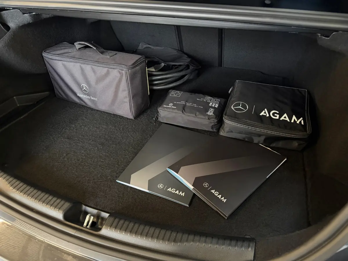 300 e AMG LINE |PANO|FABRIEKSGARANTIE|SFEERVERLICHTING|GLASCOATING|CARPLAY|DEALER ONDERHOUDEN|19INCH|313PK|