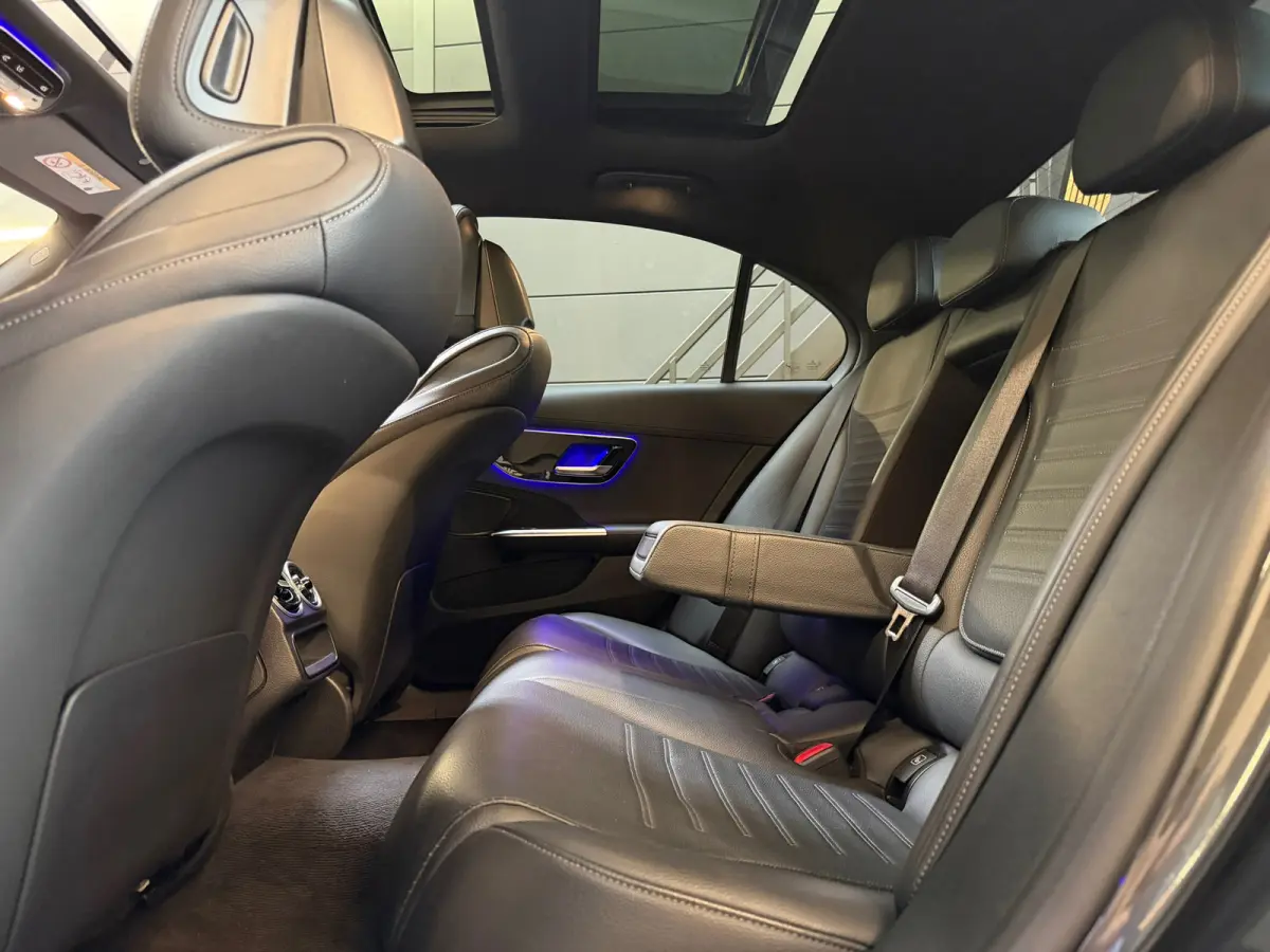 300 e AMG LINE |PANO|FABRIEKSGARANTIE|SFEERVERLICHTING|GLASCOATING|CARPLAY|DEALER ONDERHOUDEN|19INCH|313PK|