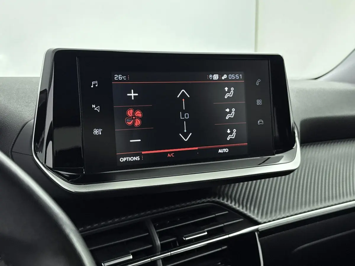 SUV Allure 100pk | Navigatie | Achteruitrijcamera | Climate Control | Cruise Control | Parkeersensoren | Keyless start | Bluetooth | Apple CarPlay / Android Auto | DAB+ radio | Elektrisch in