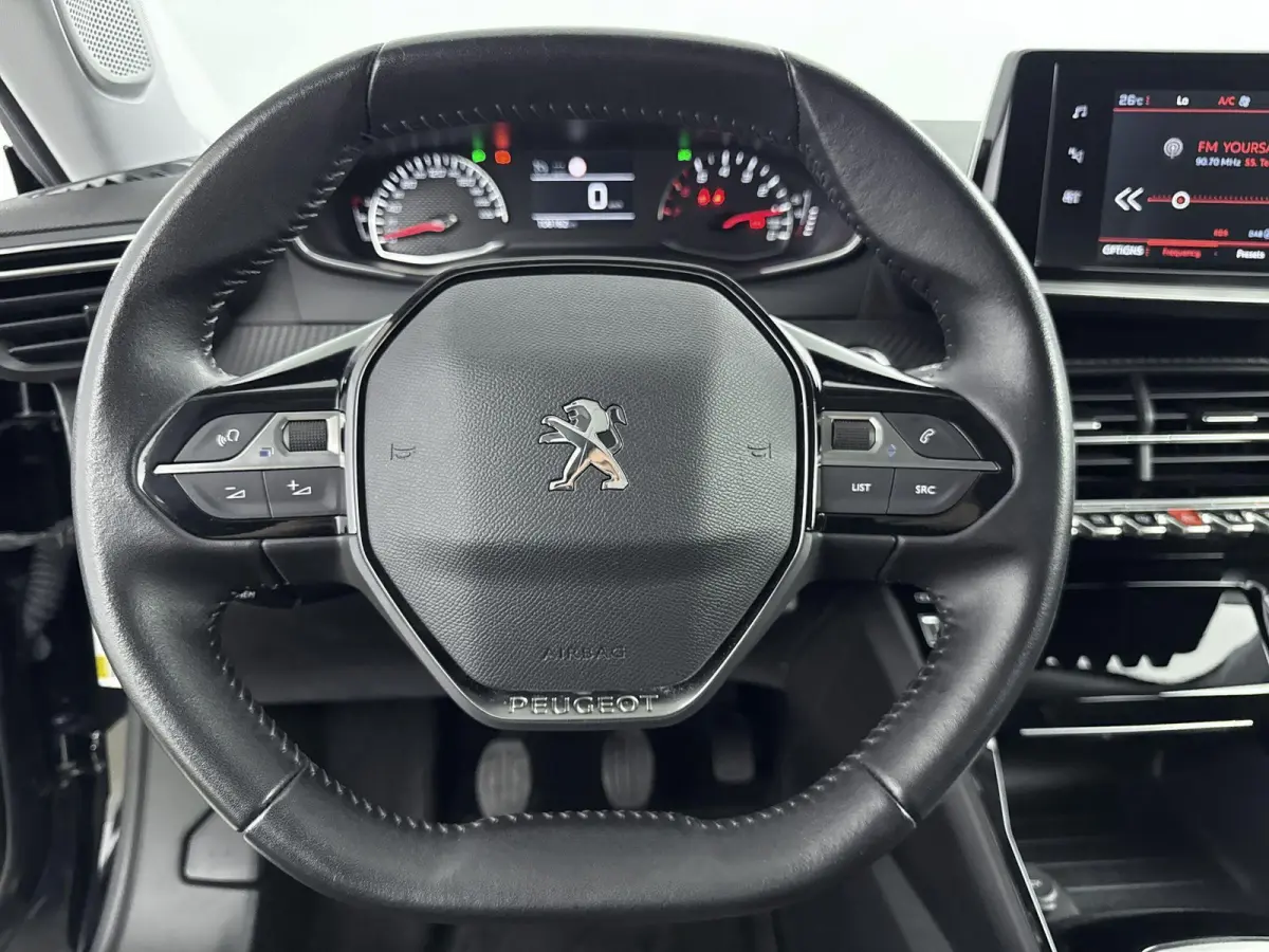 SUV Allure 100pk | Navigatie | Achteruitrijcamera | Climate Control | Cruise Control | Parkeersensoren | Keyless start | Bluetooth | Apple CarPlay / Android Auto | DAB+ radio | Elektrisch in