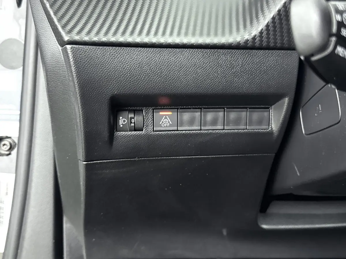 SUV Allure 100pk | Navigatie | Achteruitrijcamera | Climate Control | Cruise Control | Parkeersensoren | Keyless start | Bluetooth | Apple CarPlay / Android Auto | DAB+ radio | Elektrisch in