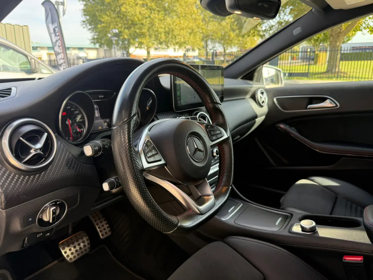 200 AMG-line | PANO | Camera | Apple Carplay | Cruise | PDC | Stoelverw. | Alcantara |