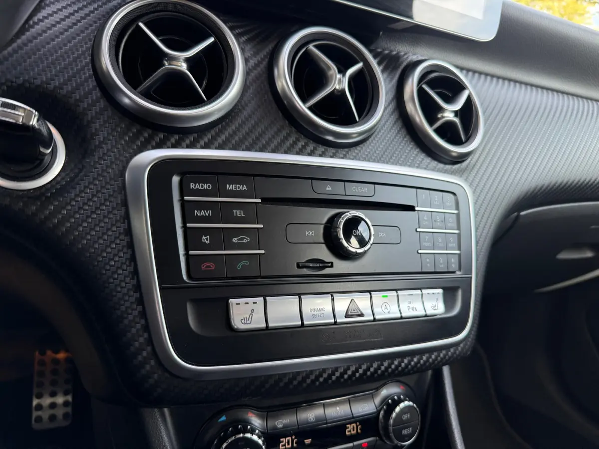 200 AMG-line | PANO | Camera | Apple Carplay | Cruise | PDC | Stoelverw. | Alcantara |