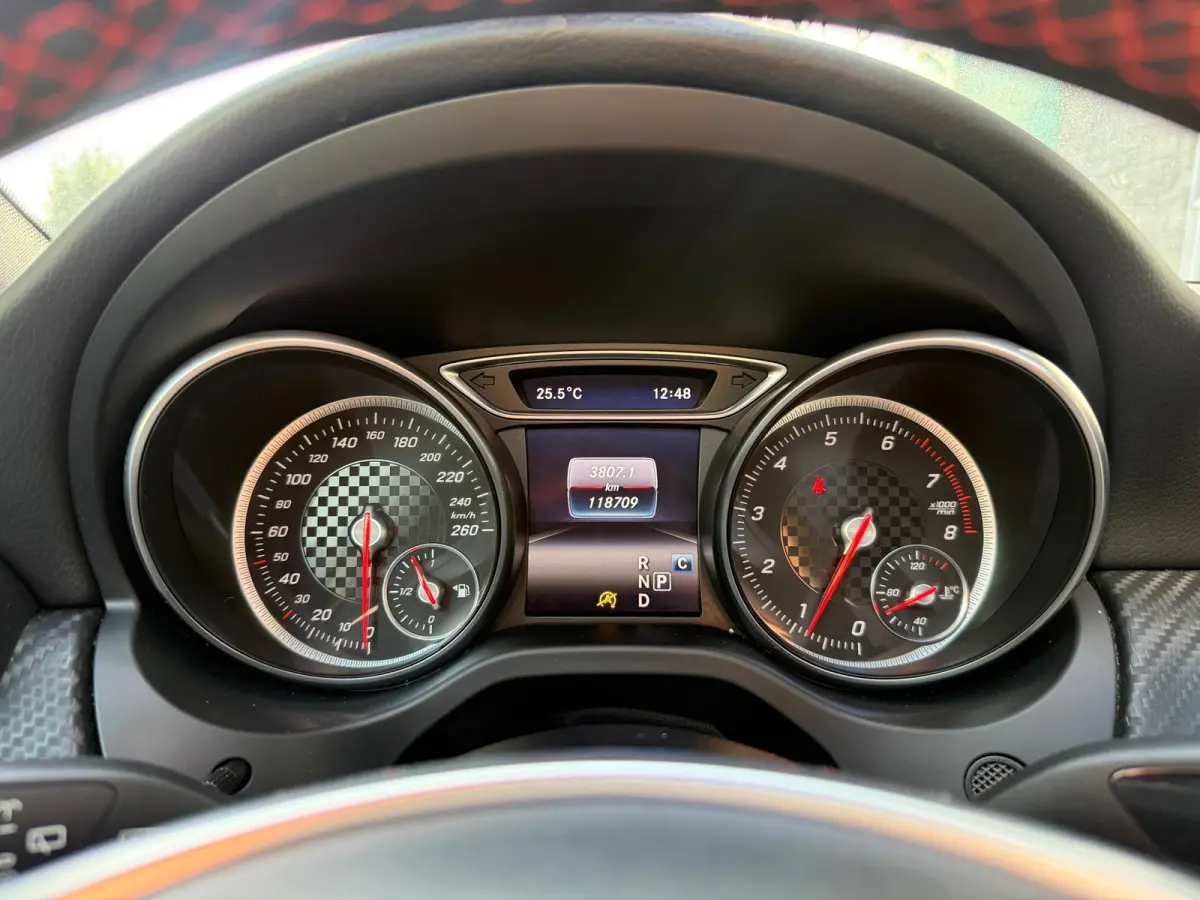 200 AMG-line | PANO | Camera | Apple Carplay | Cruise | PDC | Stoelverw. | Alcantara |