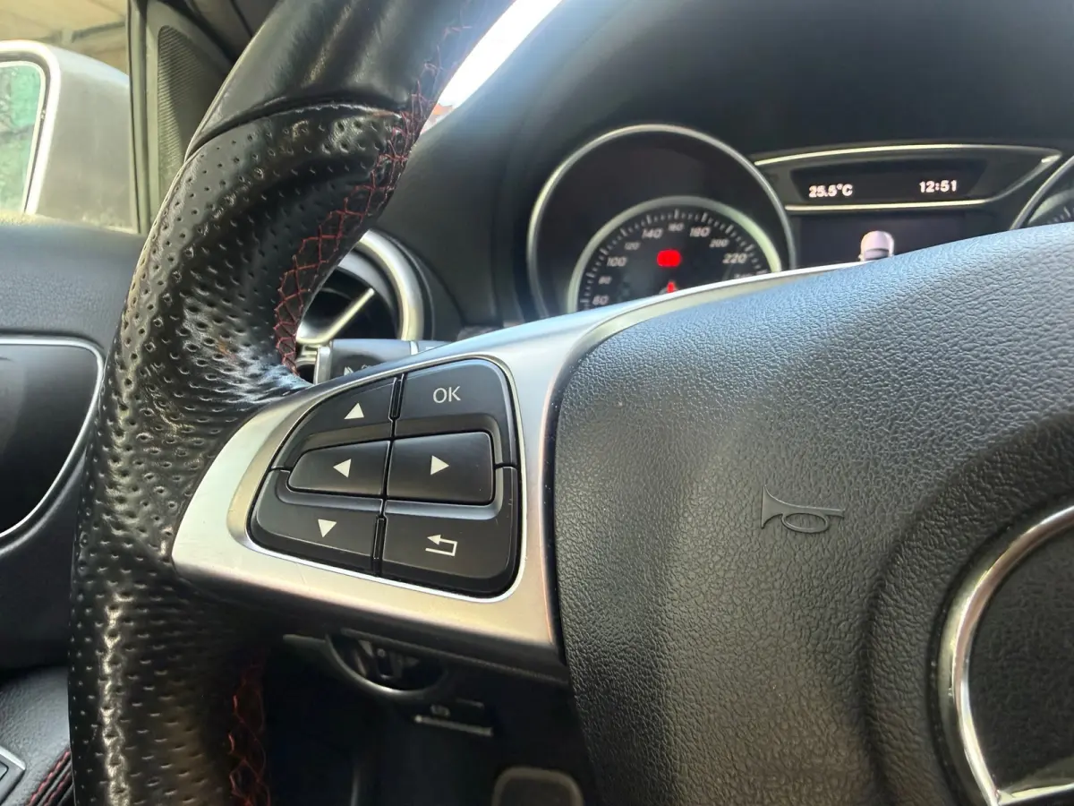 200 AMG-line | PANO | Camera | Apple Carplay | Cruise | PDC | Stoelverw. | Alcantara |