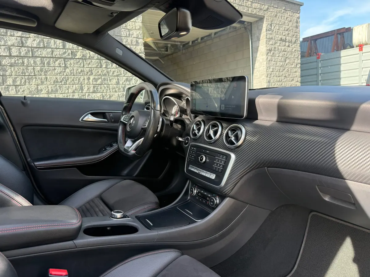 200 AMG-line | PANO | Camera | Apple Carplay | Cruise | PDC | Stoelverw. | Alcantara |
