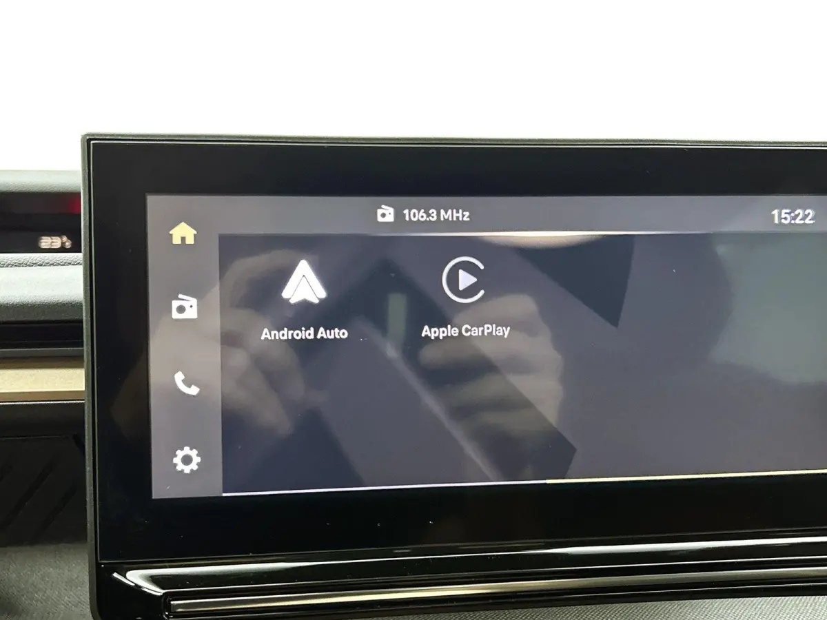 SUV Plus Hybrid 7p. 145pk Automaat | 7 zitplaatsen | Lage kilometerstand | Navigatie via draadloze Apple Carplay / Android Auto | Achteruitrijcamera | Climate Control | Cruise Control | Park