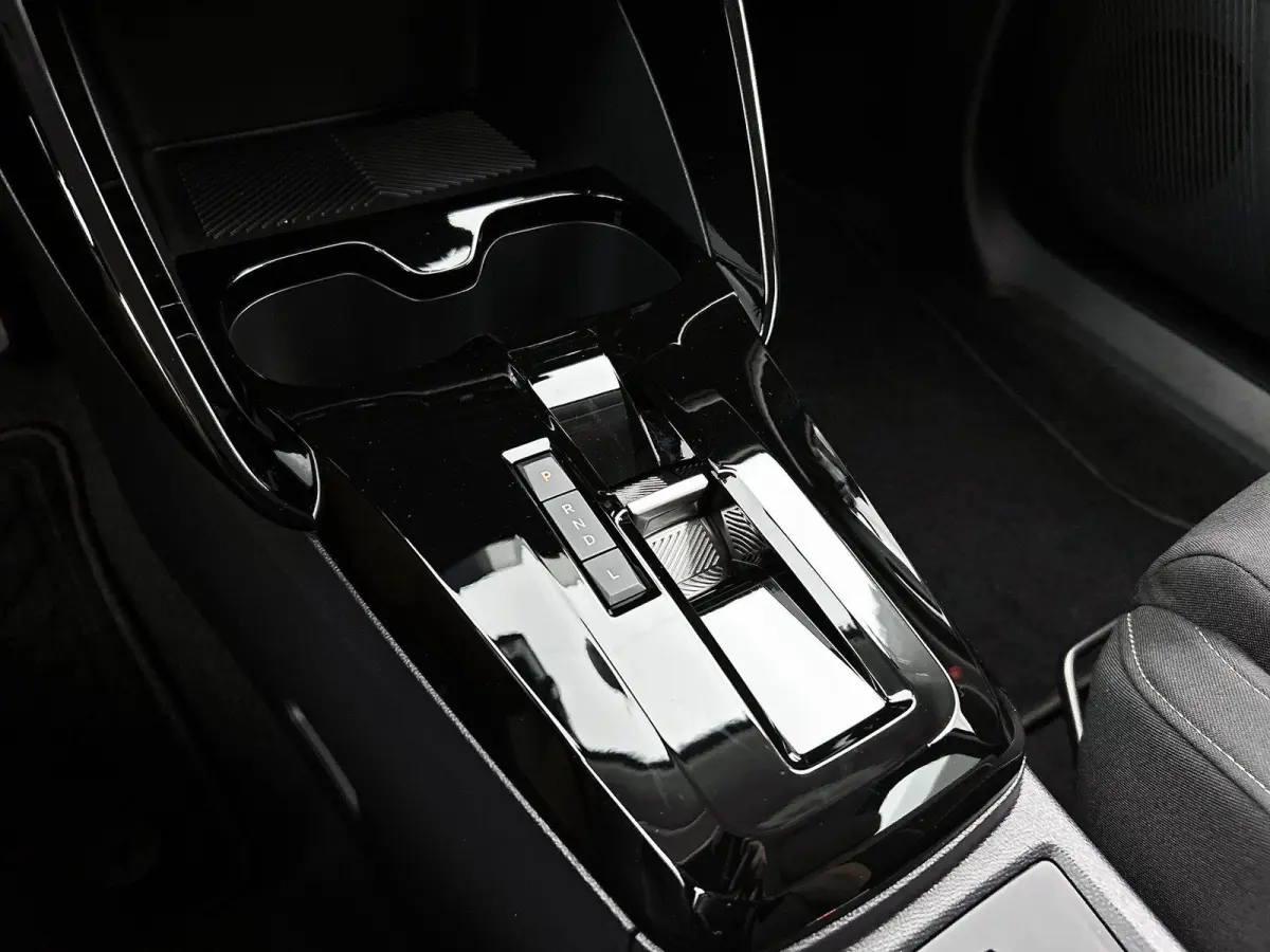 SUV Plus Hybrid 7p. 145pk Automaat | 7 zitplaatsen | Lage kilometerstand | Navigatie via draadloze Apple Carplay / Android Auto | Achteruitrijcamera | Climate Control | Cruise Control | Park