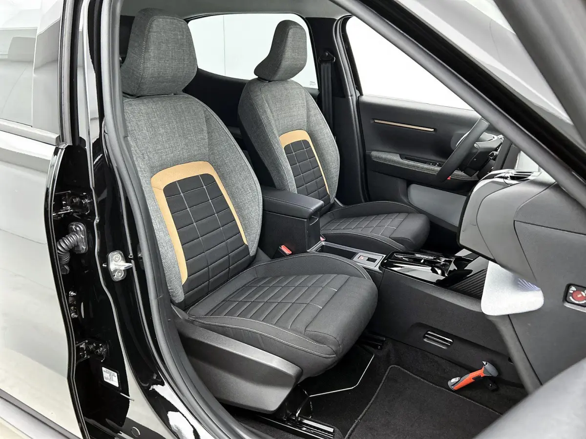 SUV Plus Hybrid 7p. 145pk Automaat | 7 zitplaatsen | Lage kilometerstand | Navigatie via draadloze Apple Carplay / Android Auto | Achteruitrijcamera | Climate Control | Cruise Control | Park