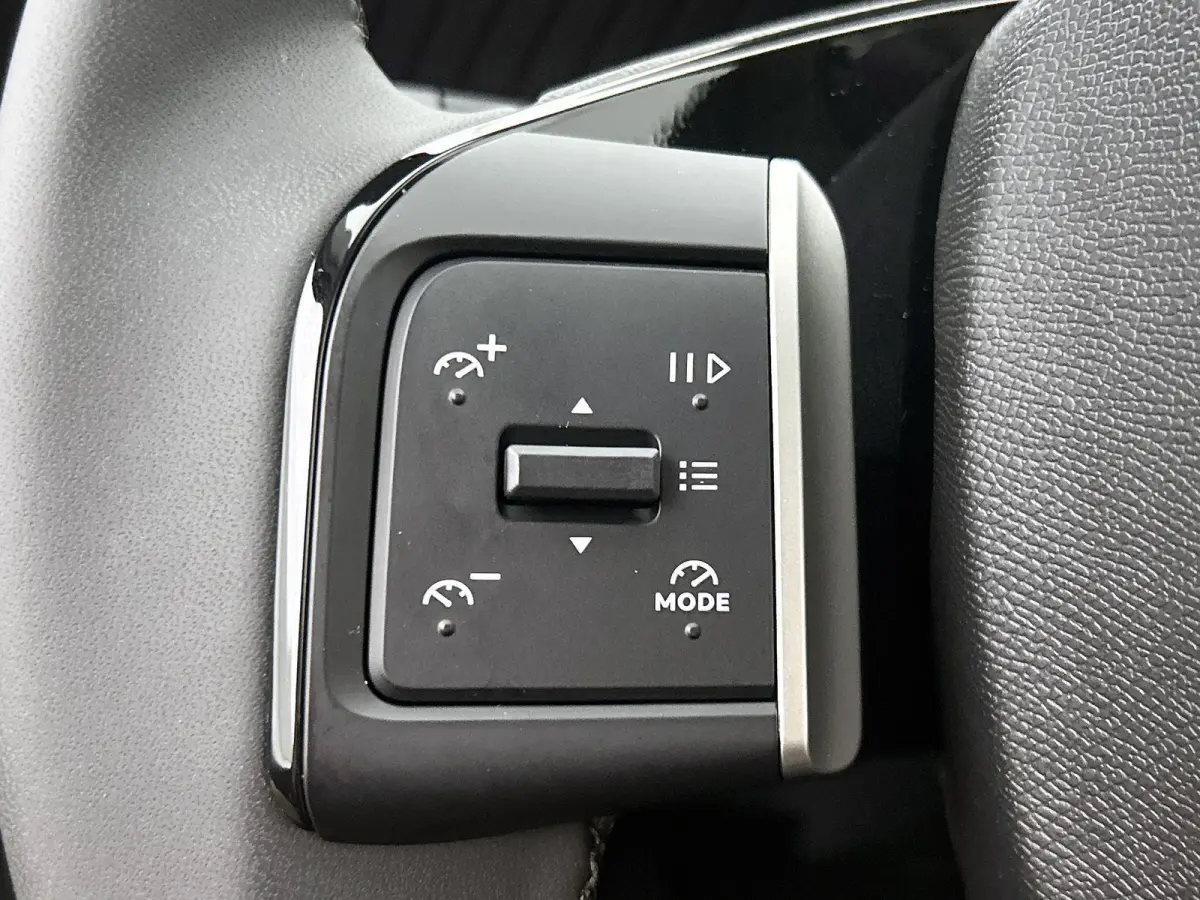 SUV Plus Hybrid 7p. 145pk Automaat | 7 zitplaatsen | Lage kilometerstand | Navigatie via draadloze Apple Carplay / Android Auto | Achteruitrijcamera | Climate Control | Cruise Control | Park