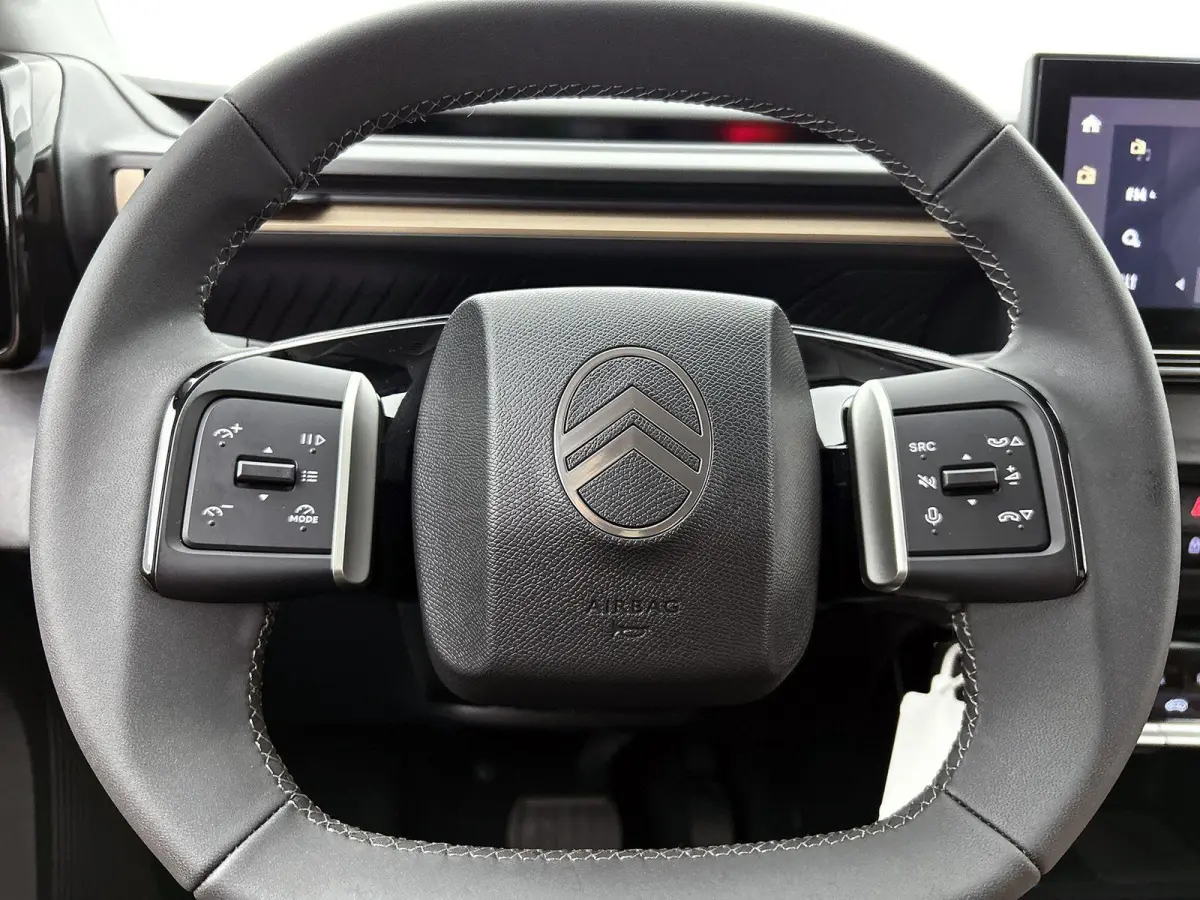 SUV Plus Hybrid 7p. 145pk Automaat | 7 zitplaatsen | Lage kilometerstand | Navigatie via draadloze Apple Carplay / Android Auto | Achteruitrijcamera | Climate Control | Cruise Control | Park