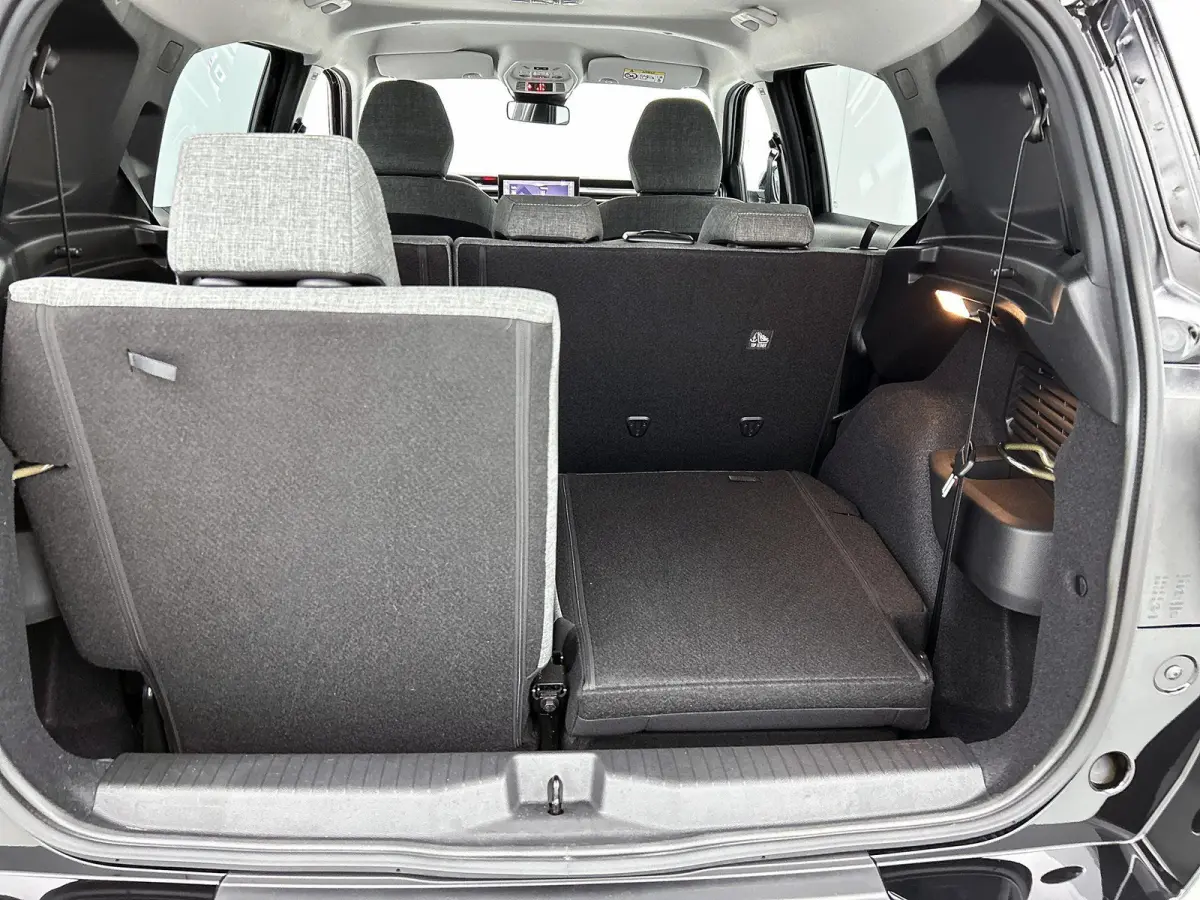 SUV Plus Hybrid 7p. 145pk Automaat | 7 zitplaatsen | Lage kilometerstand | Navigatie via draadloze Apple Carplay / Android Auto | Achteruitrijcamera | Climate Control | Cruise Control | Park