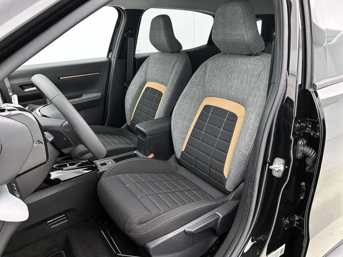 SUV Plus Hybrid 7p. 145pk Automaat | 7 zitplaatsen | Lage kilometerstand | Navigatie via draadloze Apple Carplay / Android Auto | Achteruitrijcamera | Climate Control | Cruise Control | Park