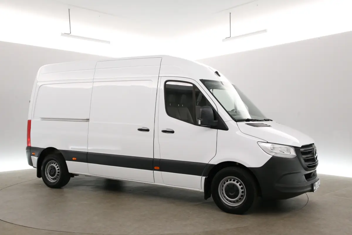 215 CDI L2H2 | Automaat | Airco | Cruise | Camera | Carplay | 3 Zits | 2xSchuifdeur | Trekhaak
