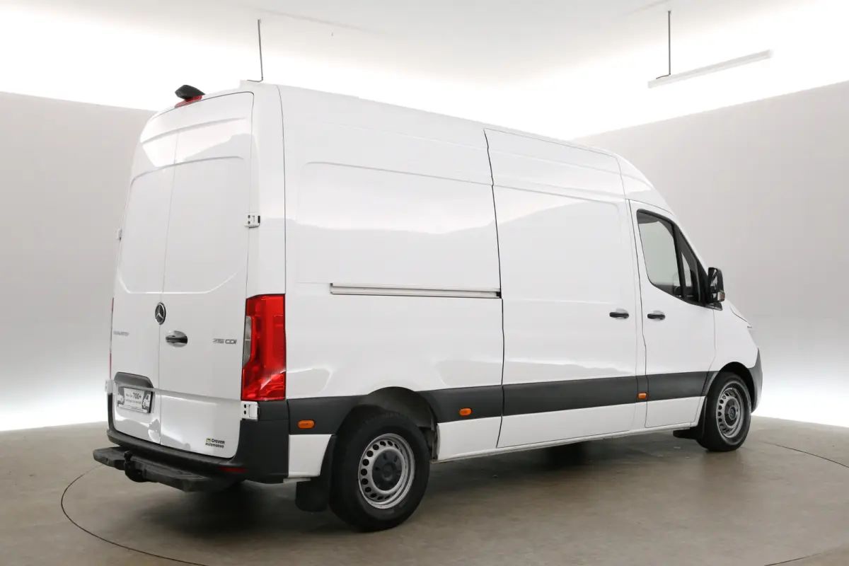 215 CDI L2H2 | Automaat | Airco | Cruise | Camera | Carplay | 3 Zits | 2xSchuifdeur | Trekhaak
