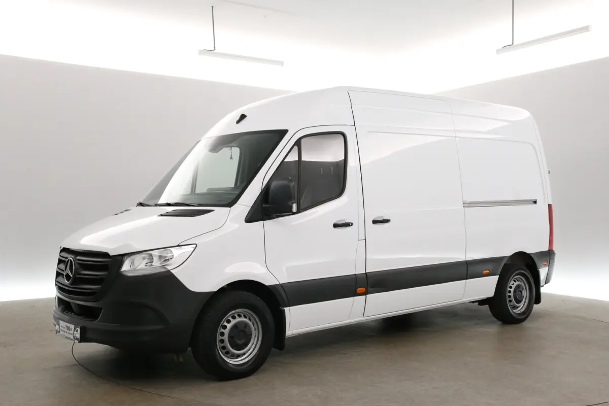 215 CDI L2H2 | Automaat | Airco | Cruise | Camera | Carplay | 3 Zits | 2xSchuifdeur | Trekhaak
