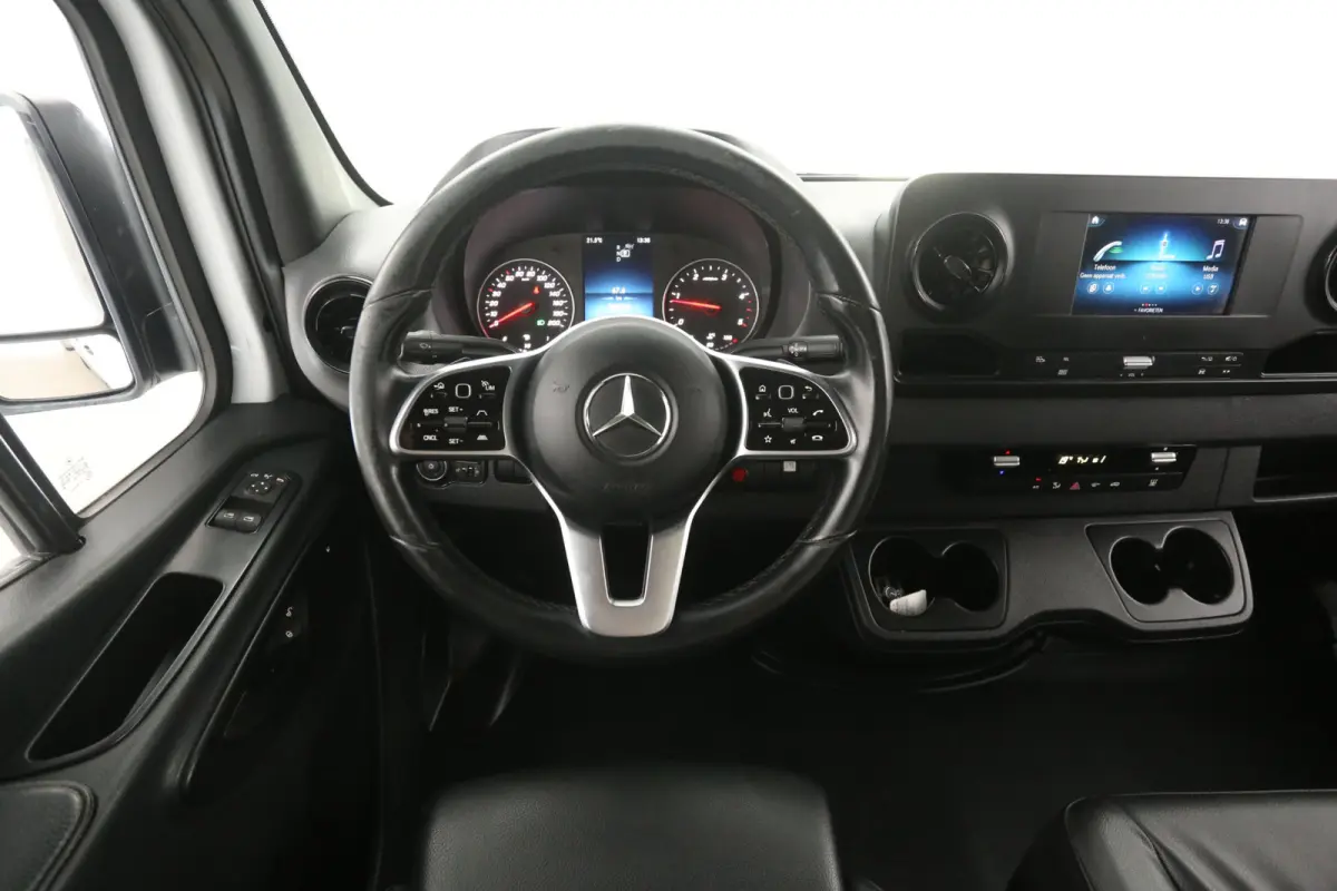 215 CDI L2H2 | Automaat | Airco | Cruise | Camera | Carplay | 3 Zits | 2xSchuifdeur | Trekhaak