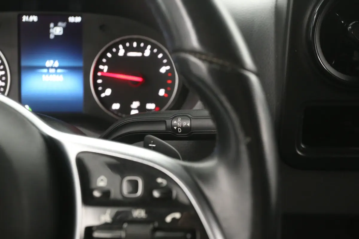 215 CDI L2H2 | Automaat | Airco | Cruise | Camera | Carplay | 3 Zits | 2xSchuifdeur | Trekhaak