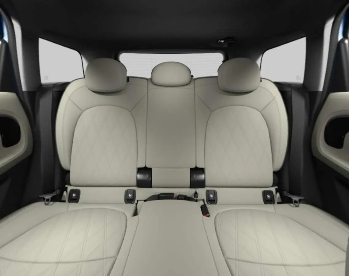 Cooper ALL4 Panoramadak - Active Cruise Control - Harman Kardon - Head up - Elektrisch verwarmbare/verstelbare voorstoelen - Elektrische achterklep - Comfort acces - Driving Assistant -