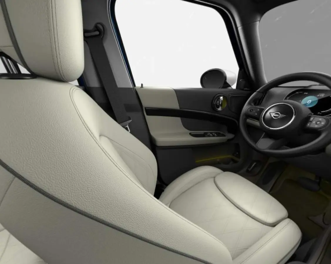 Cooper ALL4 Panoramadak - Active Cruise Control - Harman Kardon - Head up - Elektrisch verwarmbare/verstelbare voorstoelen - Elektrische achterklep - Comfort acces - Driving Assistant -