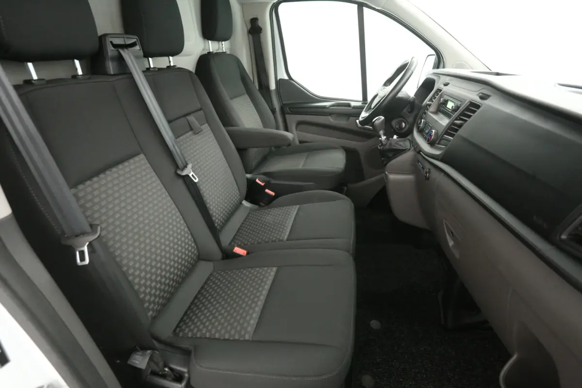 2.0 TDCI L2H1 | Airco | Cruise | 3 Zits | Trekhaak | 2xSchuifdeur | Imperiaal | Parkeersens.