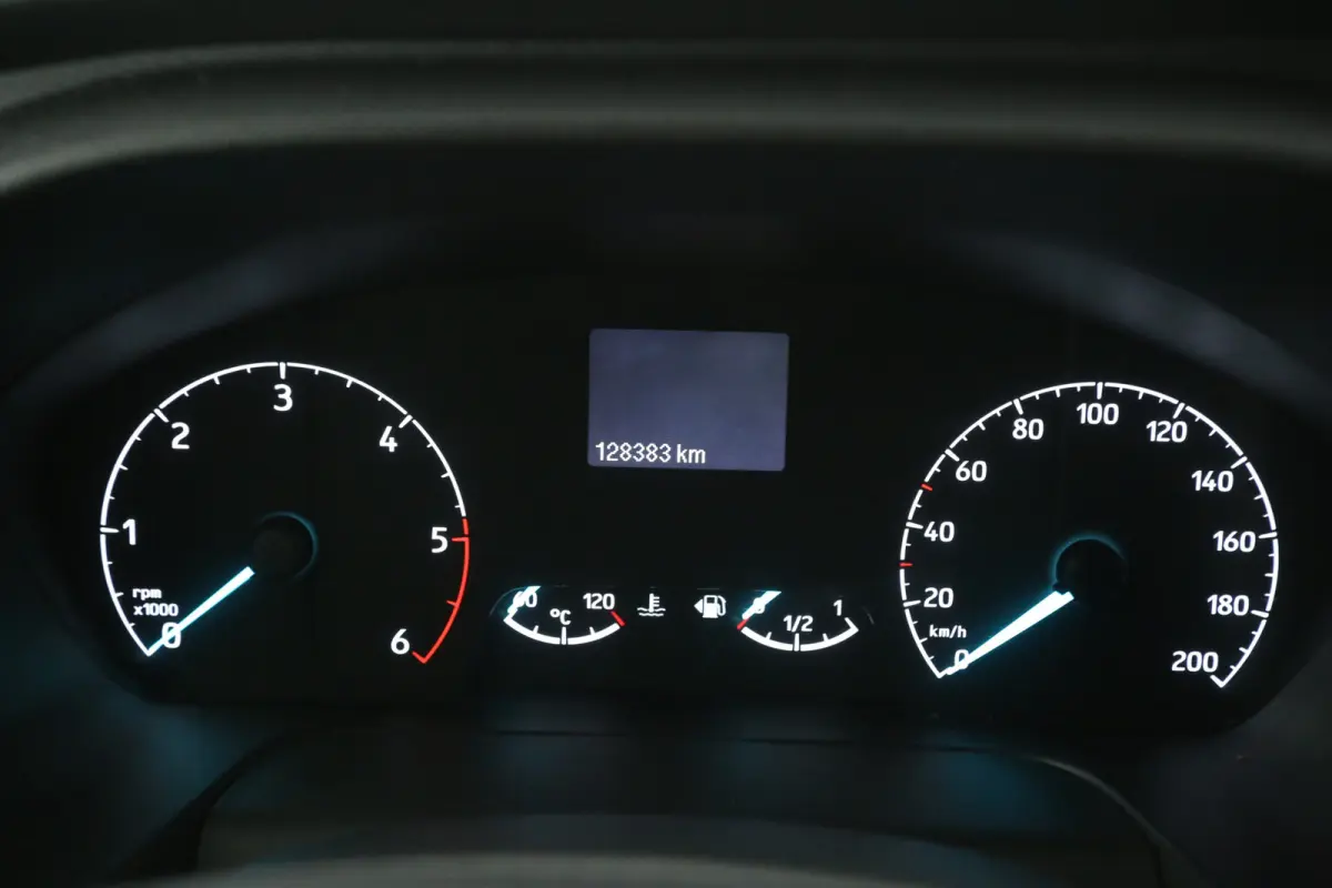 2.0 TDCI L2H1 | Airco | Cruise | 3 Zits | Trekhaak | 2xSchuifdeur | Imperiaal | Parkeersens.