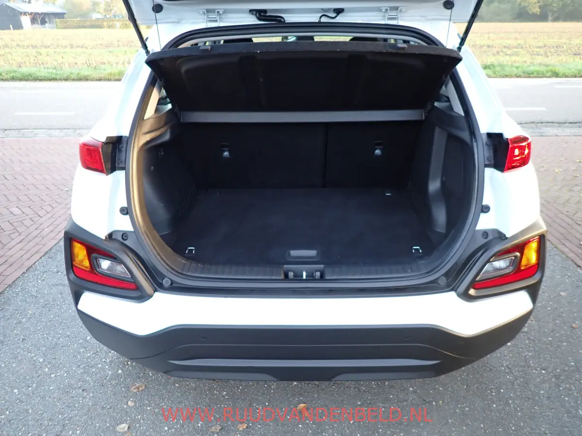 1.0T PLUS-PACK / CARPLAY / CRUISE / CAMERA / PDC