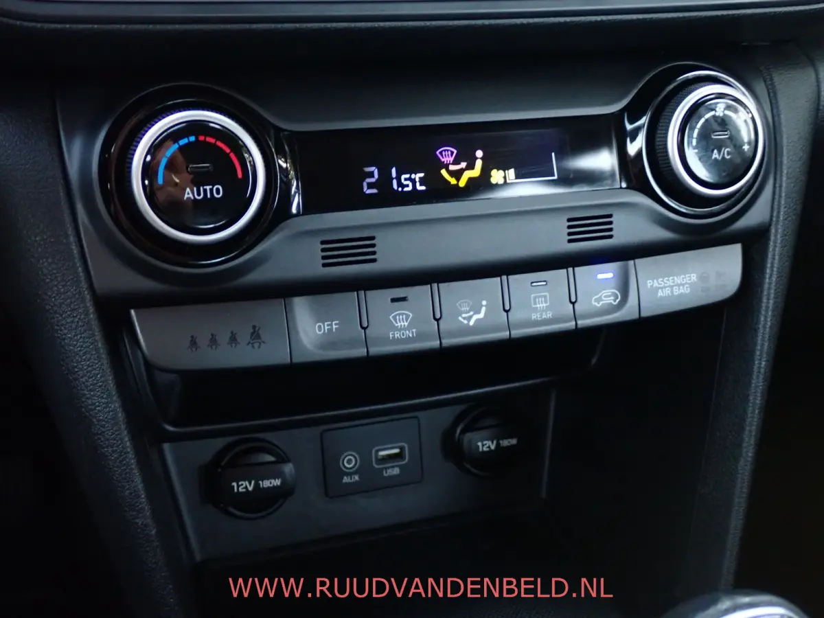 1.0T PLUS-PACK / CARPLAY / CRUISE / CAMERA / PDC
