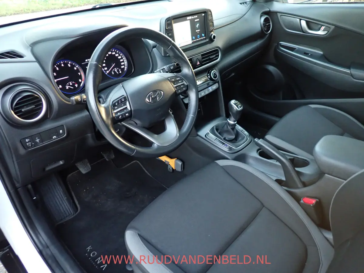 1.0T PLUS-PACK / CARPLAY / CRUISE / CAMERA / PDC