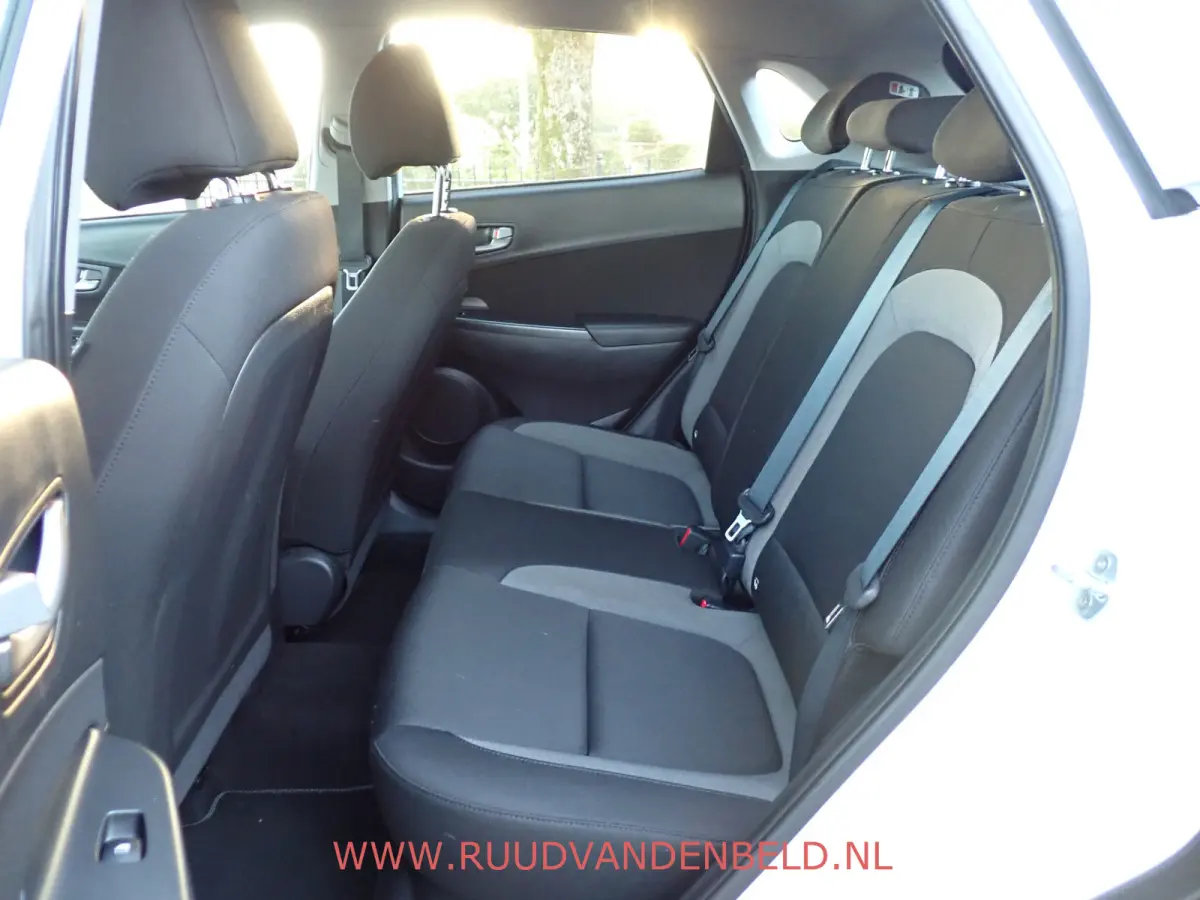 1.0T PLUS-PACK / CARPLAY / CRUISE / CAMERA / PDC