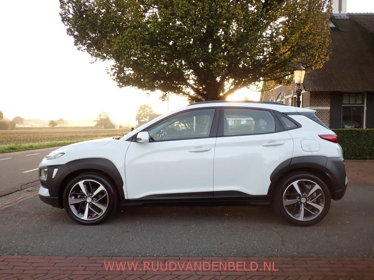 1.0T PLUS-PACK / CARPLAY / CRUISE / CAMERA / PDC