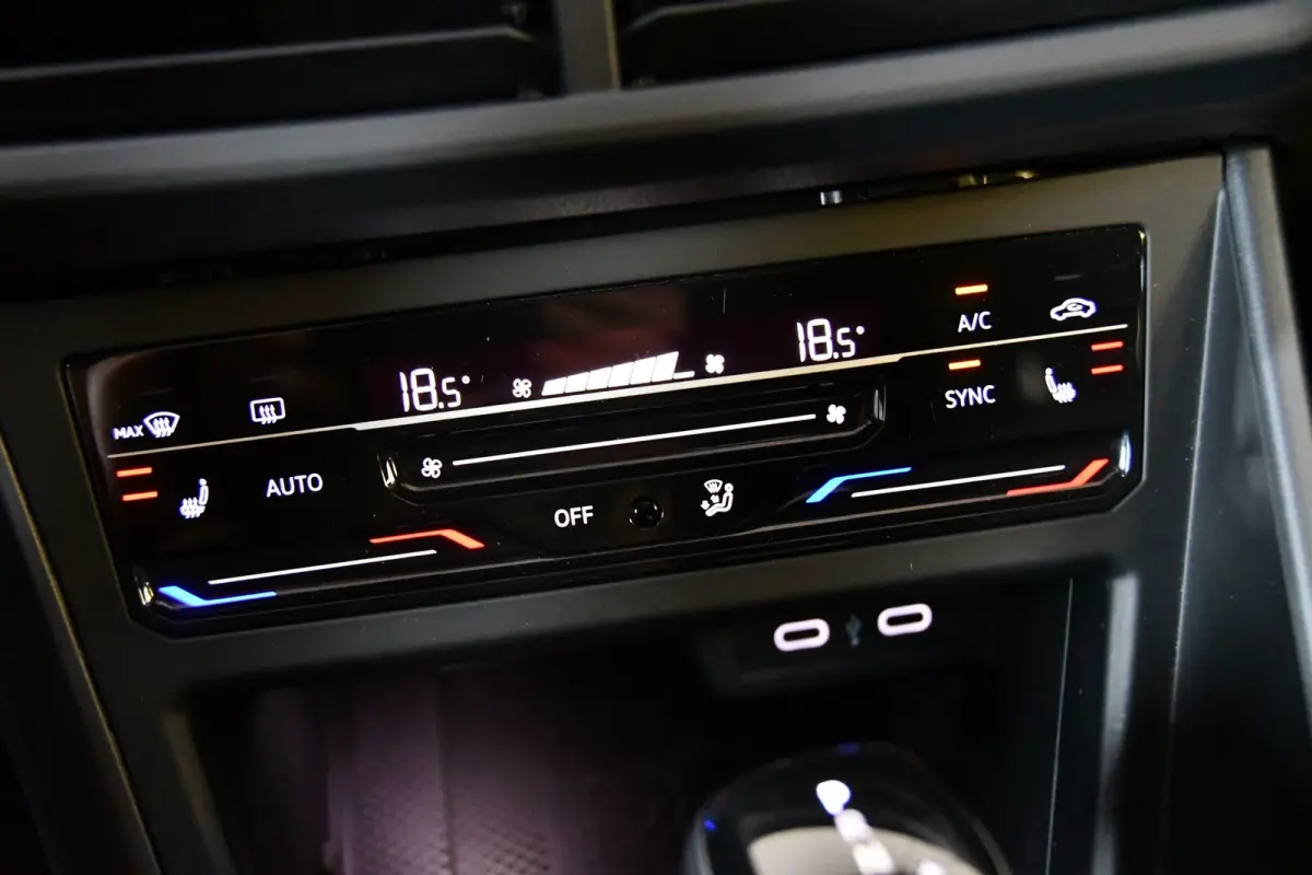 1.5 R-Line Schuifkanteldak, Apple Carplay
