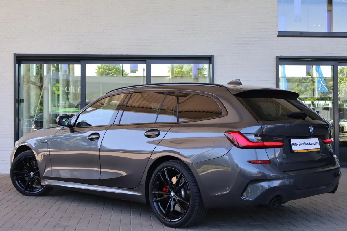 330e High Executive | Driving Assistant Professional | Harman Kardon