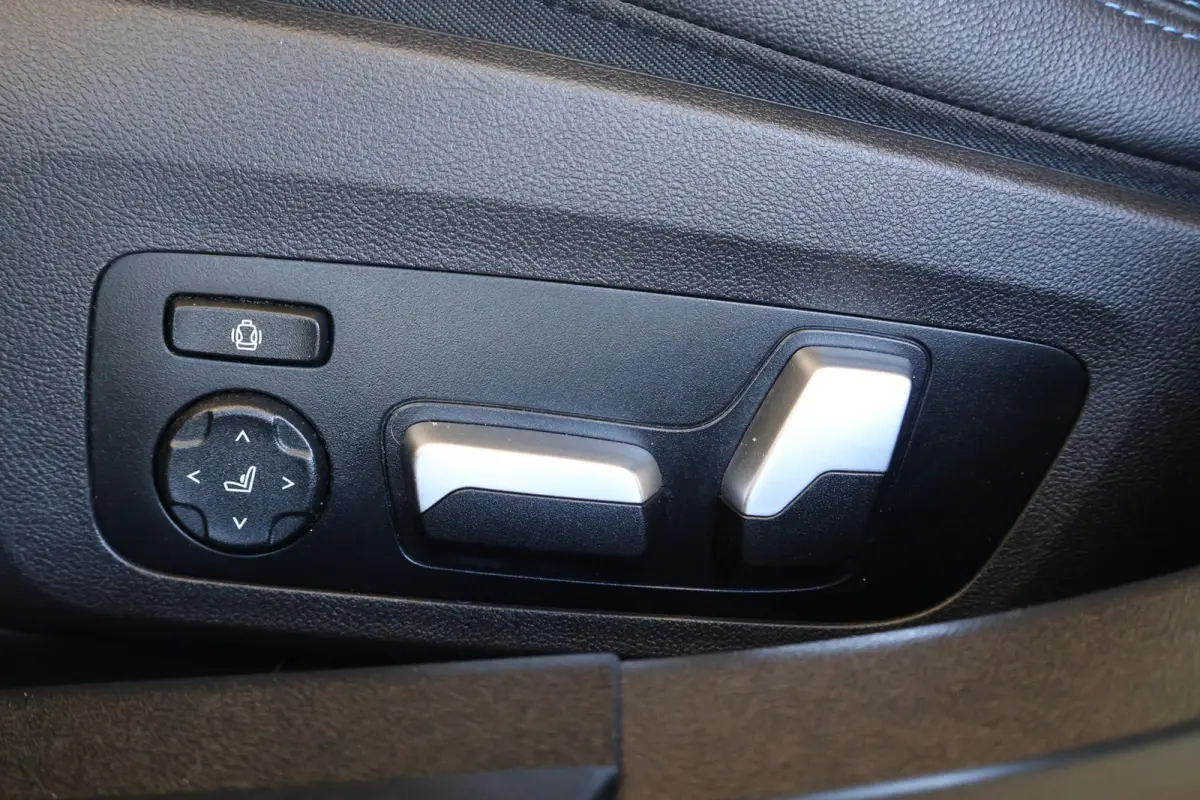 330e High Executive | Driving Assistant Professional | Harman Kardon