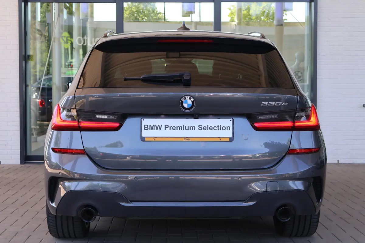 330e High Executive | Driving Assistant Professional | Harman Kardon