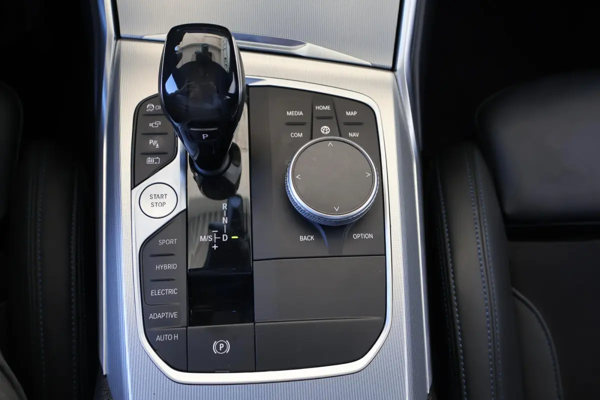 330e High Executive | Driving Assistant Professional | Harman Kardon
