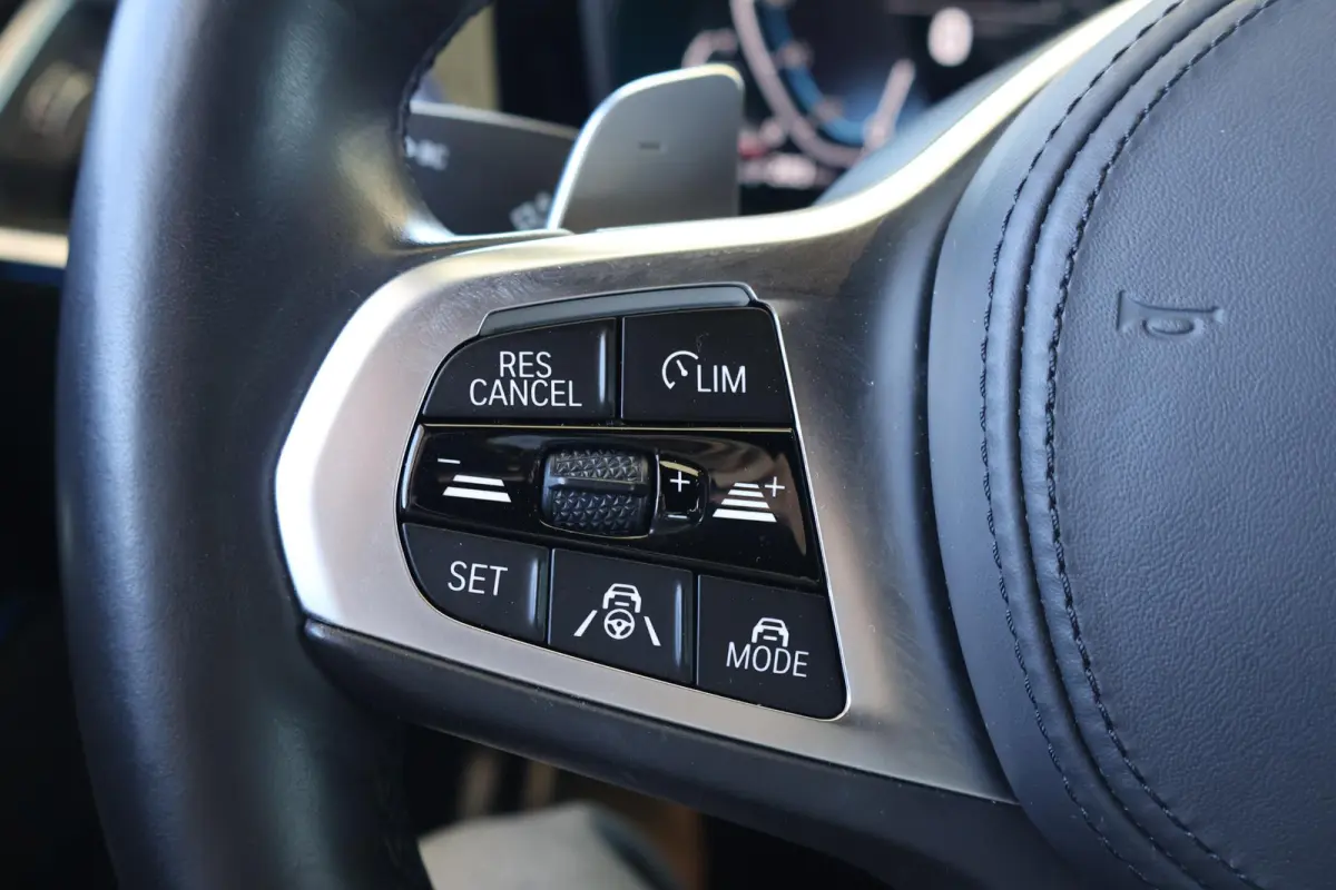 330e High Executive | Driving Assistant Professional | Harman Kardon
