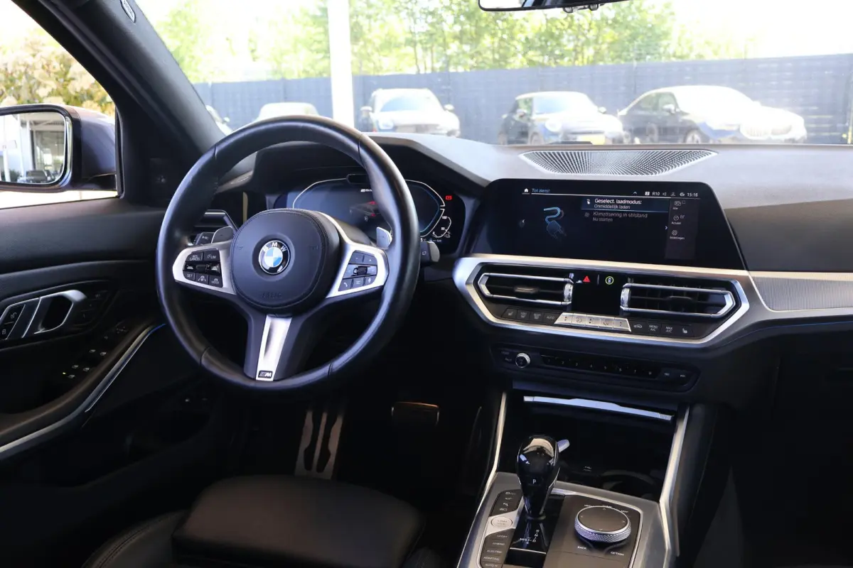 330e High Executive | Driving Assistant Professional | Harman Kardon