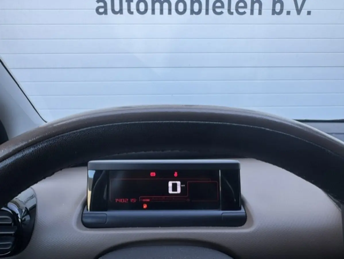 1.2 Feel - Dealer onderhouden - LED - Navi