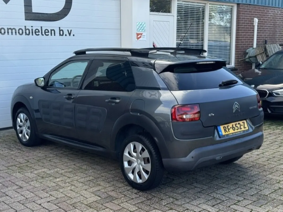 1.2 Feel - Dealer onderhouden - LED - Navi