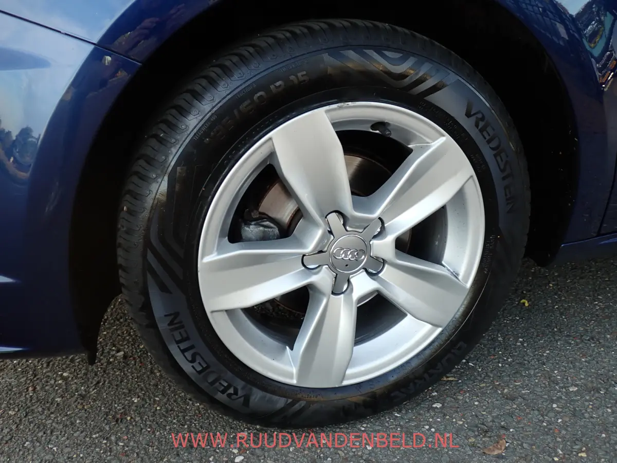 1.0TFSI 5-DEURS // AIRCO / CRUISE / BLUETOOTH
